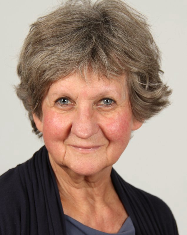 Porträt von Prof. Dr. Éva Hédervári-Heller